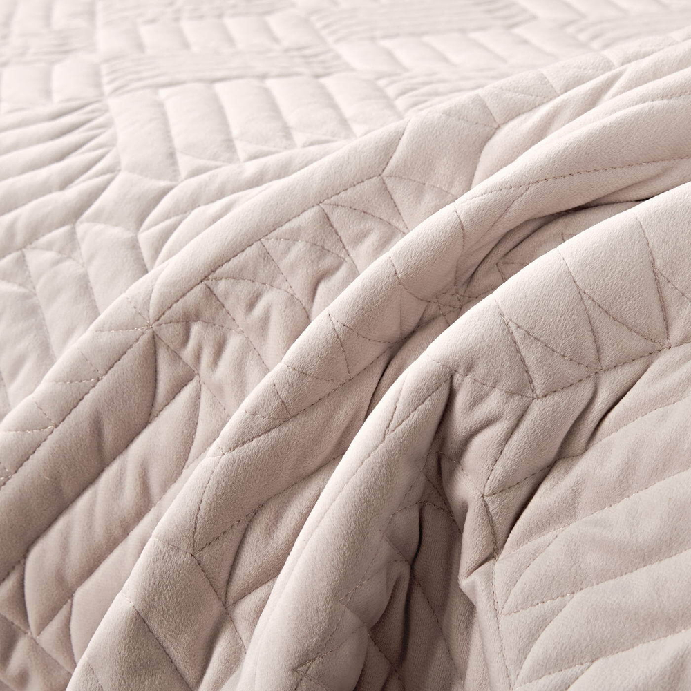 Покрывало 240x260 Sofi De MarkO Армандо кремовое