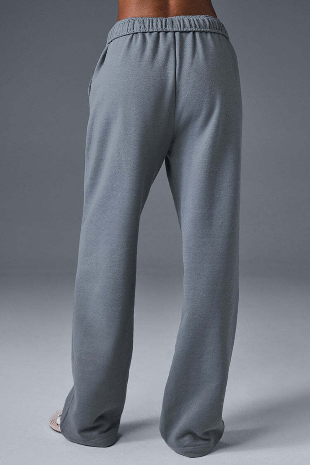 Alo yoga Спортивные брюки с прямыми Штанинами Accolade, стальной