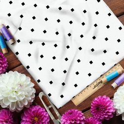 Ткань блэкаут мелкие квадратные точки на белом фоне