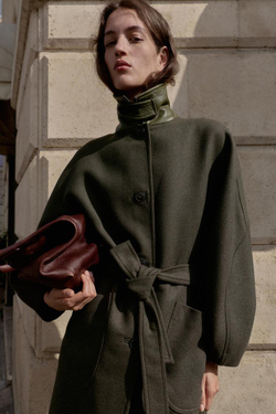 ZARA ПАЛЬТО ИЗ ШЕРСТИ С КОНТРАСТНЫМ ВОРОТНИКОМ И РУКАВАМИ «ШАР», ХАКИ