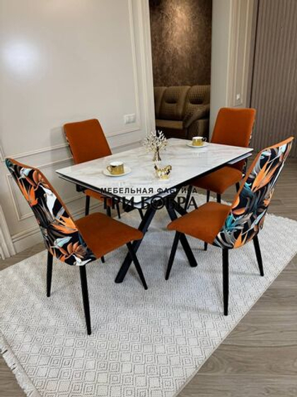 Кухонный раскладной стол "Монако" из керамогранита, белый мрамор и 4 стула ТРОПИК