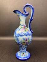 Кувшин с цветочным декором