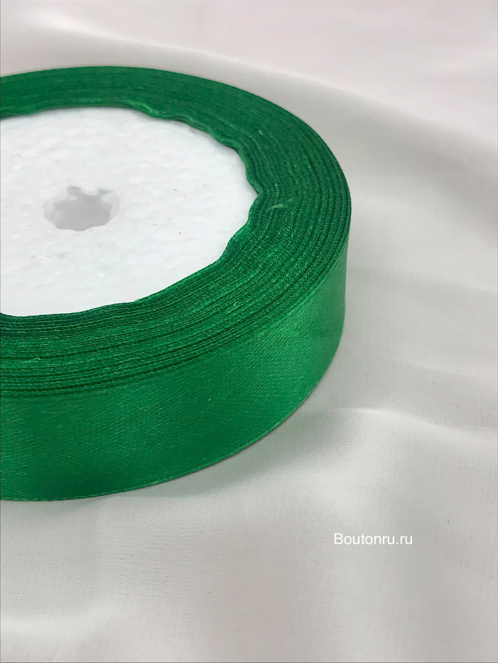 Атласная лента зеленая 2 см