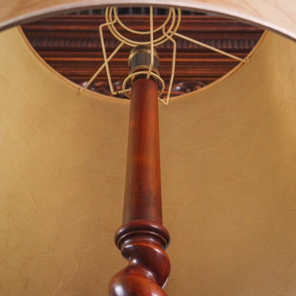 Антикварный напольный торшер в стиле Барокко