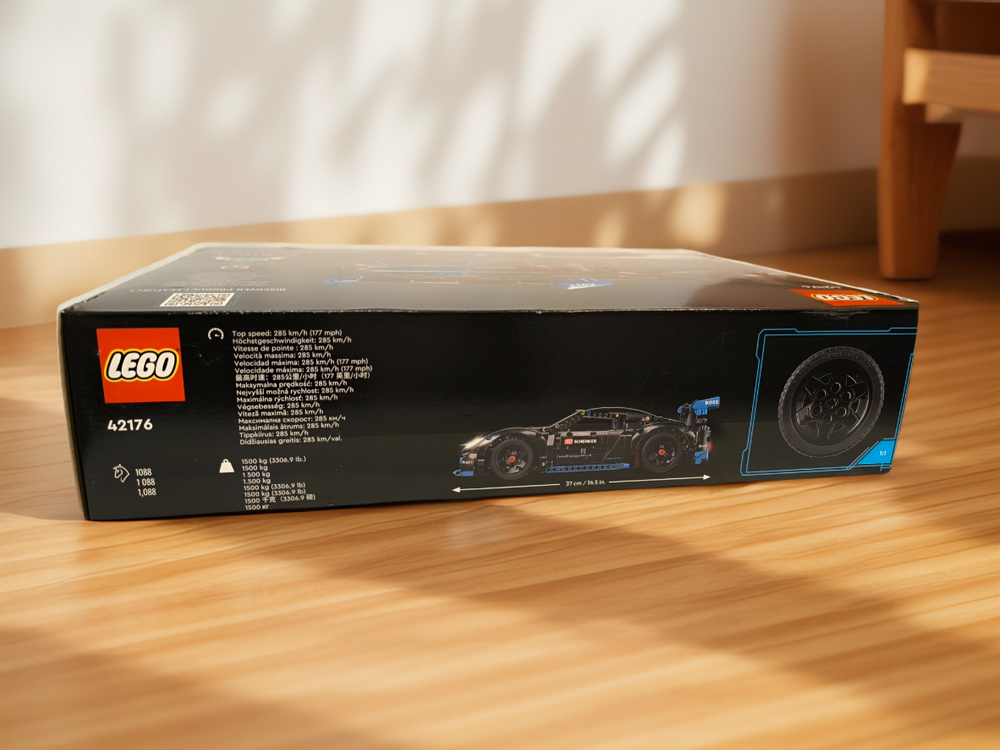 LEGO Technic 42176 Гоночный автомобиль Porsche GT4 e-Performance — коллекционная модель