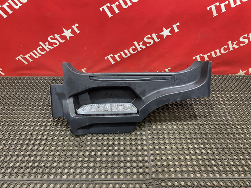 Корпус подножки левый 2021г