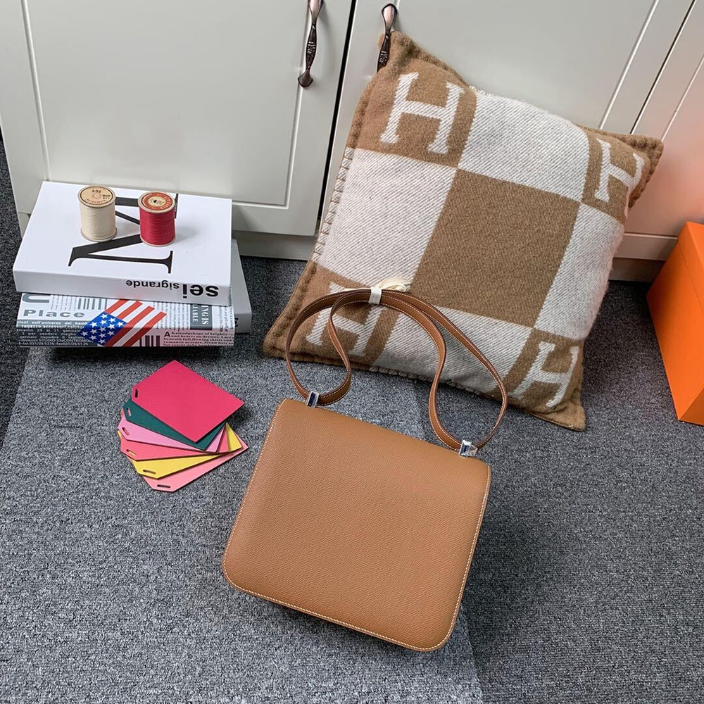 Hermes Constance 23