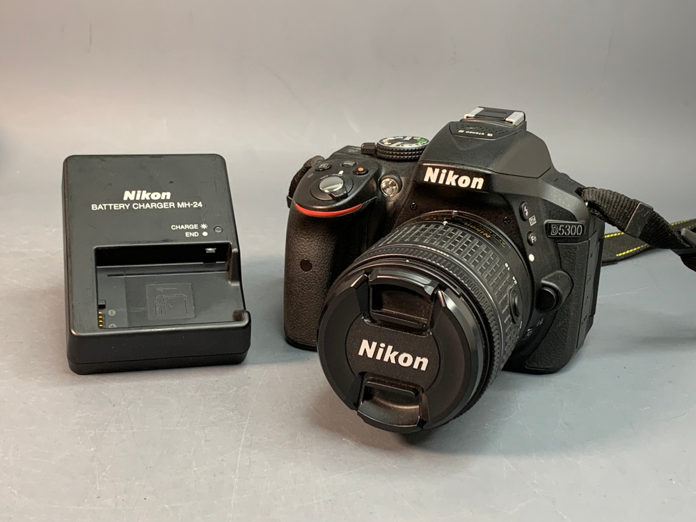Nikon D5300 Kit 18-55mm 4900 кадров