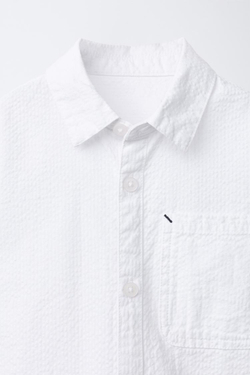 ZARA БАЗОВАЯ РУБАШКА ИЗ ЖАТОЙ ТКАНИ, БЕЛЫЙ