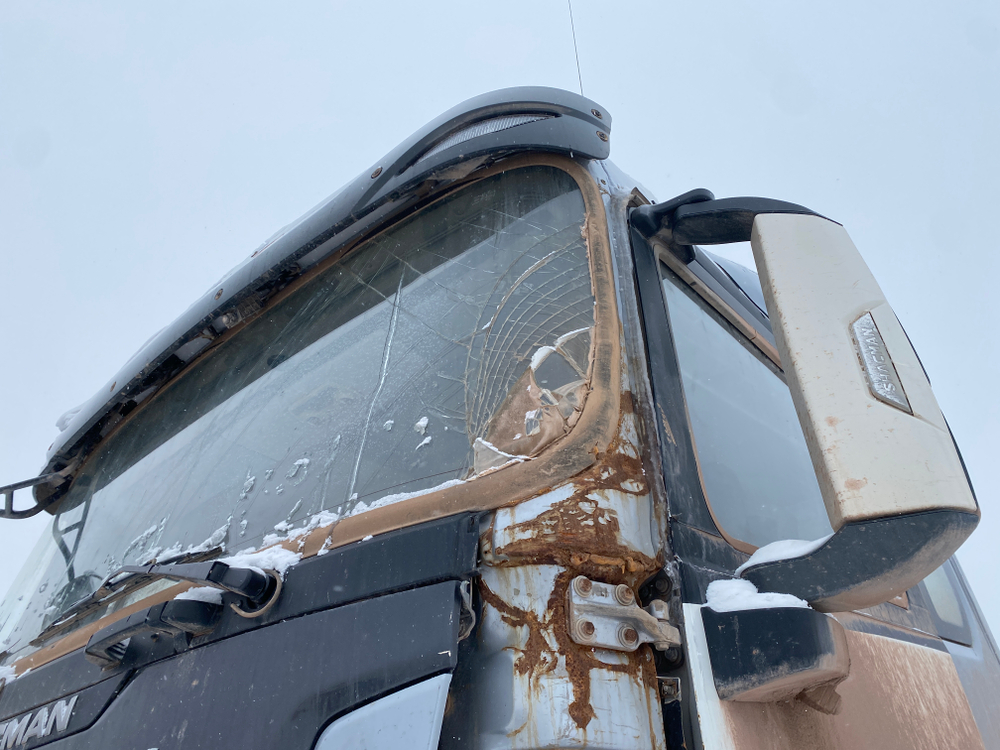 Shacman (Shaanxi) SX* 6x6 Седельный тягач SX42584DV385 (Дизельный, 11,6 л, 430 л.с., МТ)