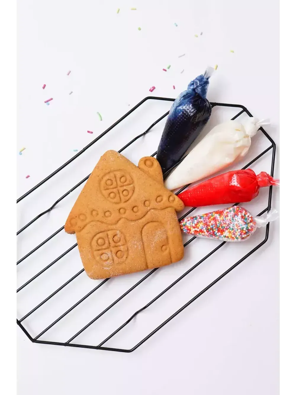 Набор имбирных пряников "Мишка, зайчик, домик" - 12 шт. Набор имбирных пряников "Мишка, зайчик, домик" - 12 шт.