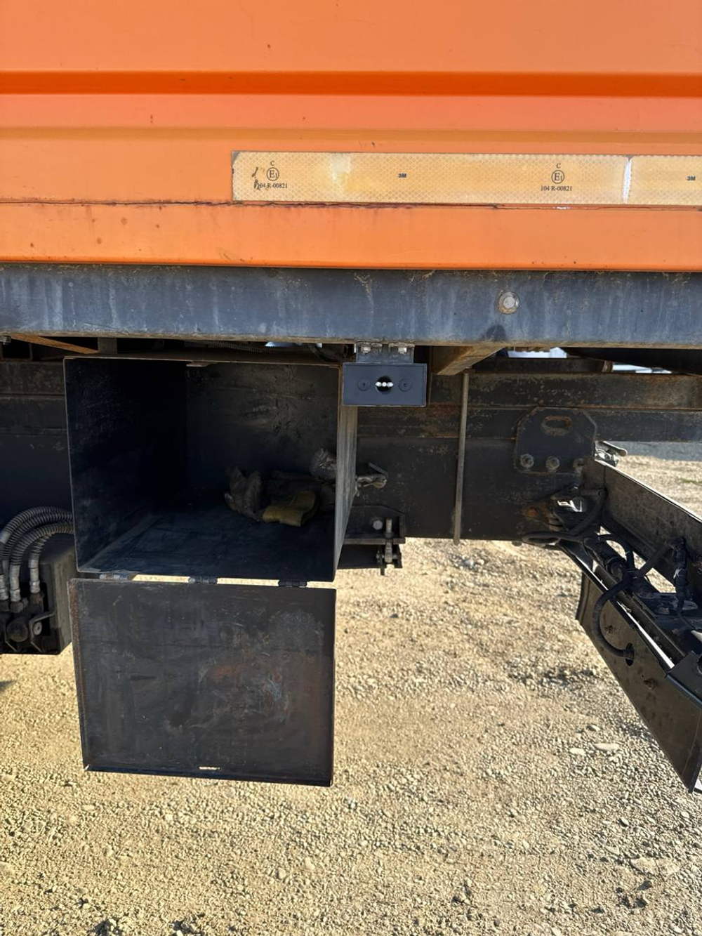 КамАЗ 43118 6x6 Бортовой с КМУ 438240-02 (Дизельный, 11,8 л, 300 л.с., МТ)