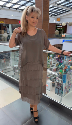 Итальянское шелковое платье с шифоновой "рванкой" в изумрудном цвете