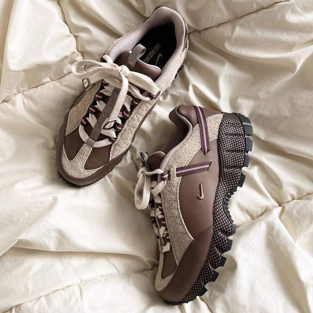 Кроссовки коллаборации Nike Air Humana X Jacquemus