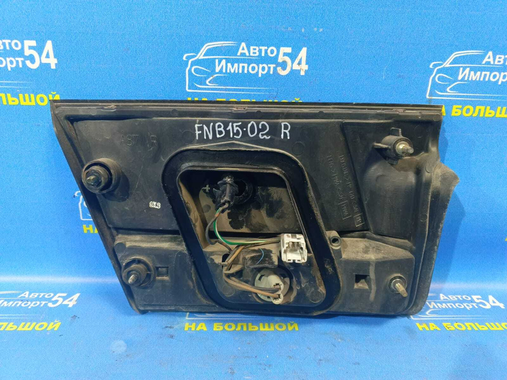 Вставка багажника правая NISSAN SUNNY 1999