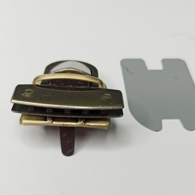 Замок-защелка на зажимах 42*50 Антик