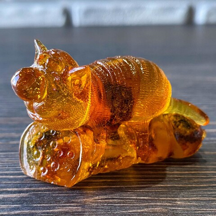 Кот-мальчик на колбасе