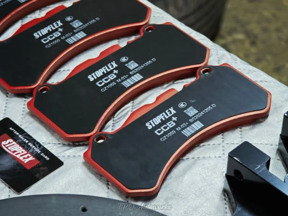 Карбон-керамическая тормозная система Tesla Model 3 тесла 3 тормоза тормозные диски колодки суппорт карбон керамика