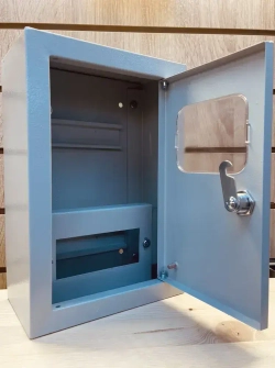 Щит металлический учетно-распределительный ЩРУ 1Н-6М под меркурий 290х190х110