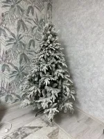 Заснеженная елка с гирляндой «Форесто» холодный свет (Литая+пвх) от 1.2 до 2.4 м