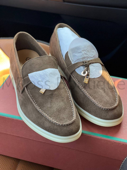 Женские лоферы Loro Piana замшевые в коричневом цвете