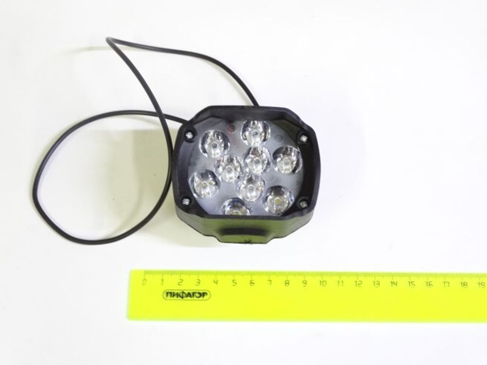 Фара светодиодная дополнительная 9 LED (прямоугольная) 12V 77*67*63 дальний (GrandeLight)