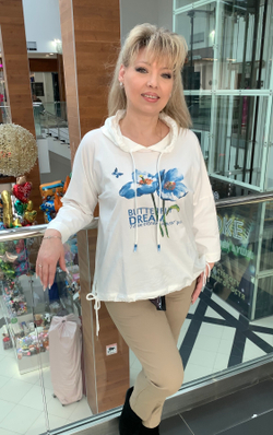 Белая толстовка-блузон с синим принтом