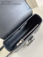 Louis Vuitton Twist PM Slim