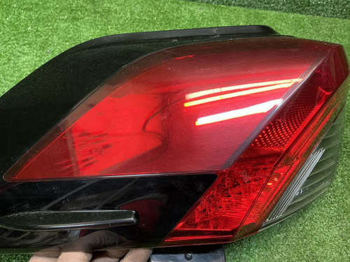 Фонарь левый внешний Toyota RAV4 5 XA50 (18-нв)