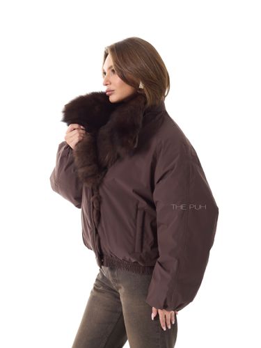 Шоколадная парка с меховым воротником-стойкой