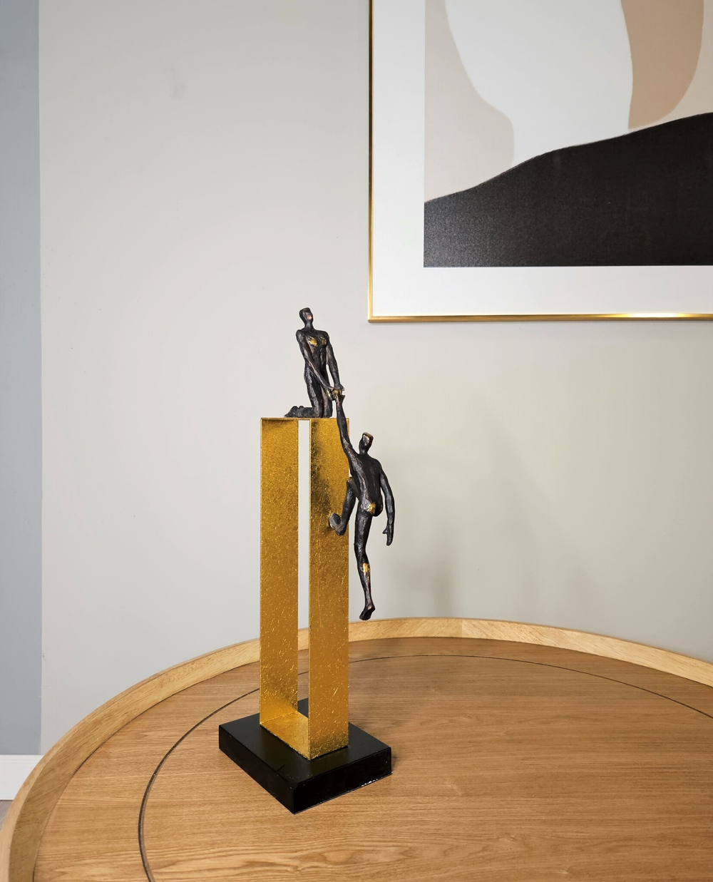 Статуэтка Man on square shelf Decoration-A