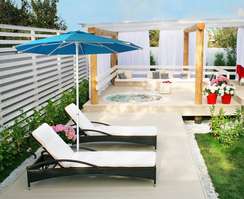 Зонт пляжный с базой на колесах Kiwi Clips&Base, Ø250 см, белый, голубой