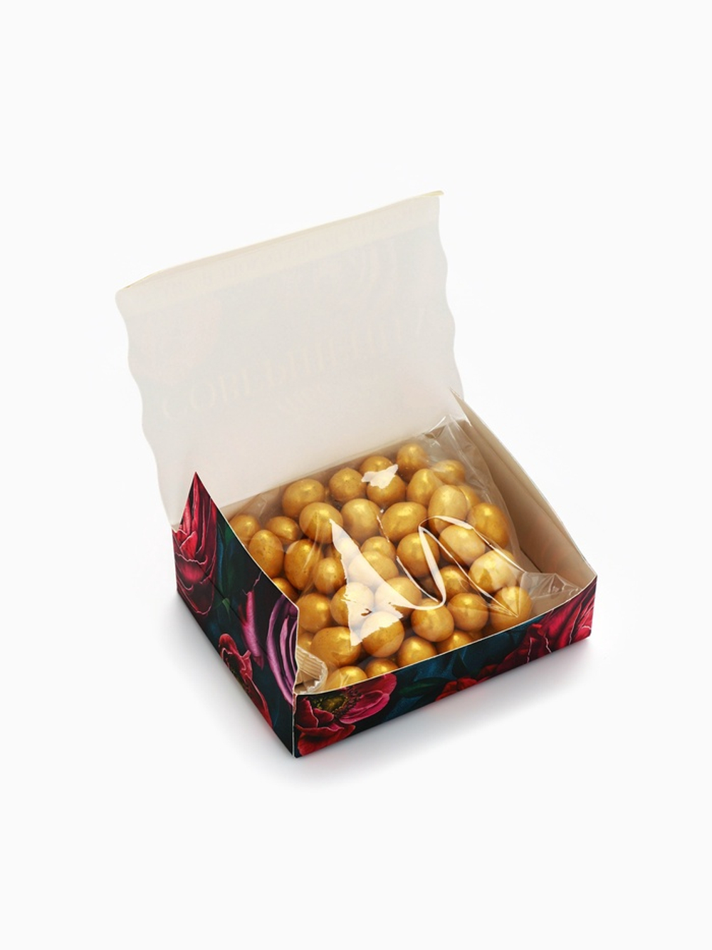 Подарочный набор «Ты совершенна»: крем-мёд с клубникой и хлопком 30 г × 2 шт., арахис в шоколадной глазури 70 г, чай чёрный с тропическими фруктами 50 г, ложка