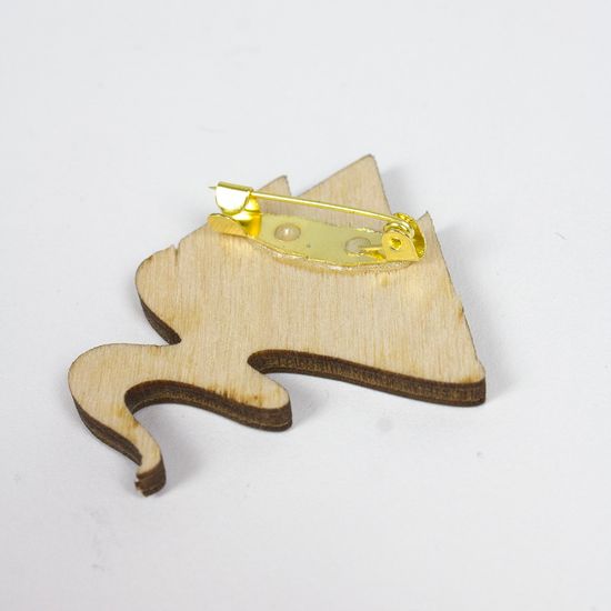 Деревянный значок. Горы