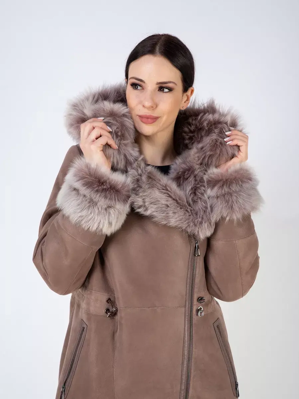 Дубленка зима натуральная с капюшоном длинная