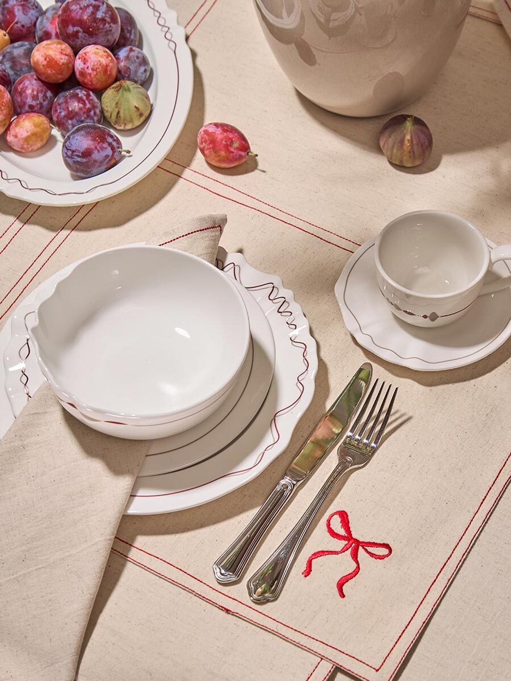 Салфетка под приборы Fancy Bows бежевого цвета из коллекции Essential, 35х45 см