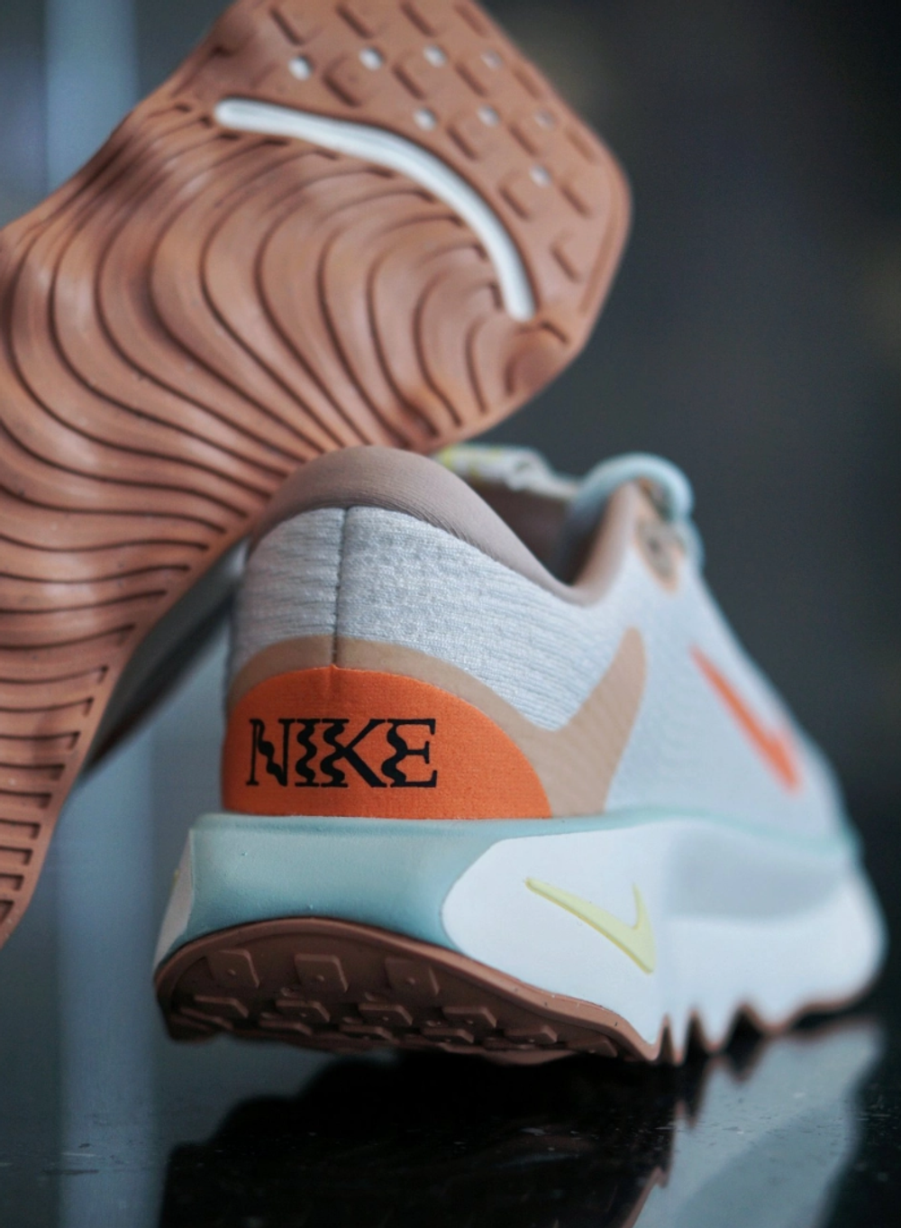 Мужские кроссовки Nike Motiva 'Pale Ivory Amber Brown' FN8887-181
