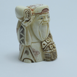 Нэцкэ Дзюродзин с корзиной фруктов и свертком на плече