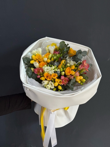 Букет фрезий