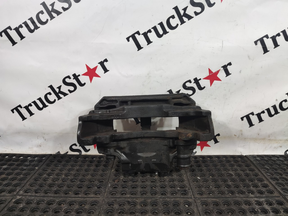 Суппорт передний правый 2016г.