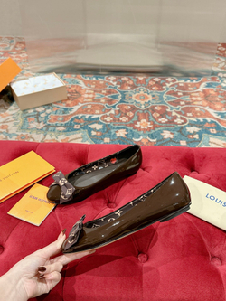 Louis Vuitton Flats (5 colors)