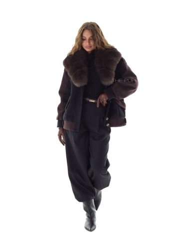 Черная куртка с шоколадными рукавами