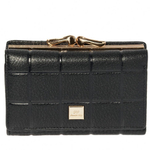 Стильный черный небольшой кошелёк 13х8.5 см закрывается клапаном на кнопке 2 отделениями для денег  1 на молнии 2 кармашка для пластиковых карт 1 отделение для пропуска 2 потайных кармана место для 2 SIM-карт отделение для мелочи снаружи Dublecity 120-DC608-200A в подарочной коробке