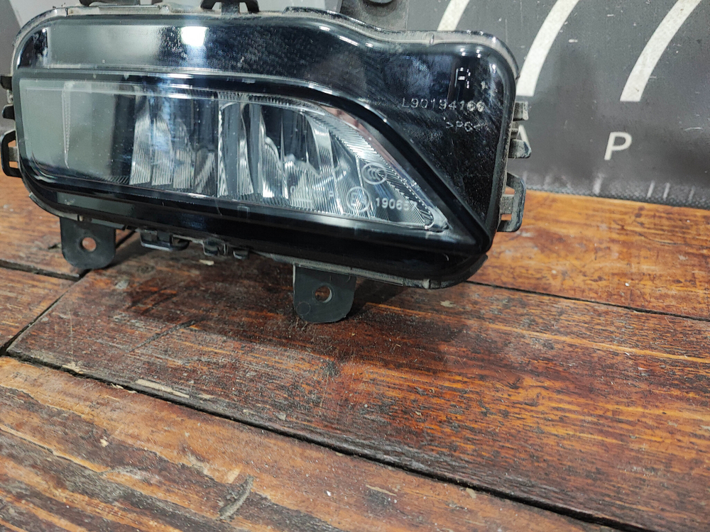 ПТФ передняя правая LED GAC GS8 1 16-23 Б/У Оригинал 7220002CAD0200