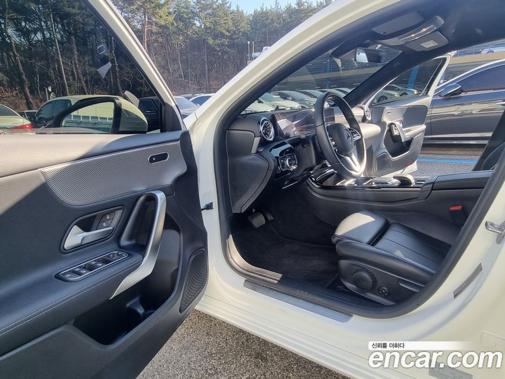 Mercedes-Benz A-Class W177 A220 Hatchback (12.2022)
