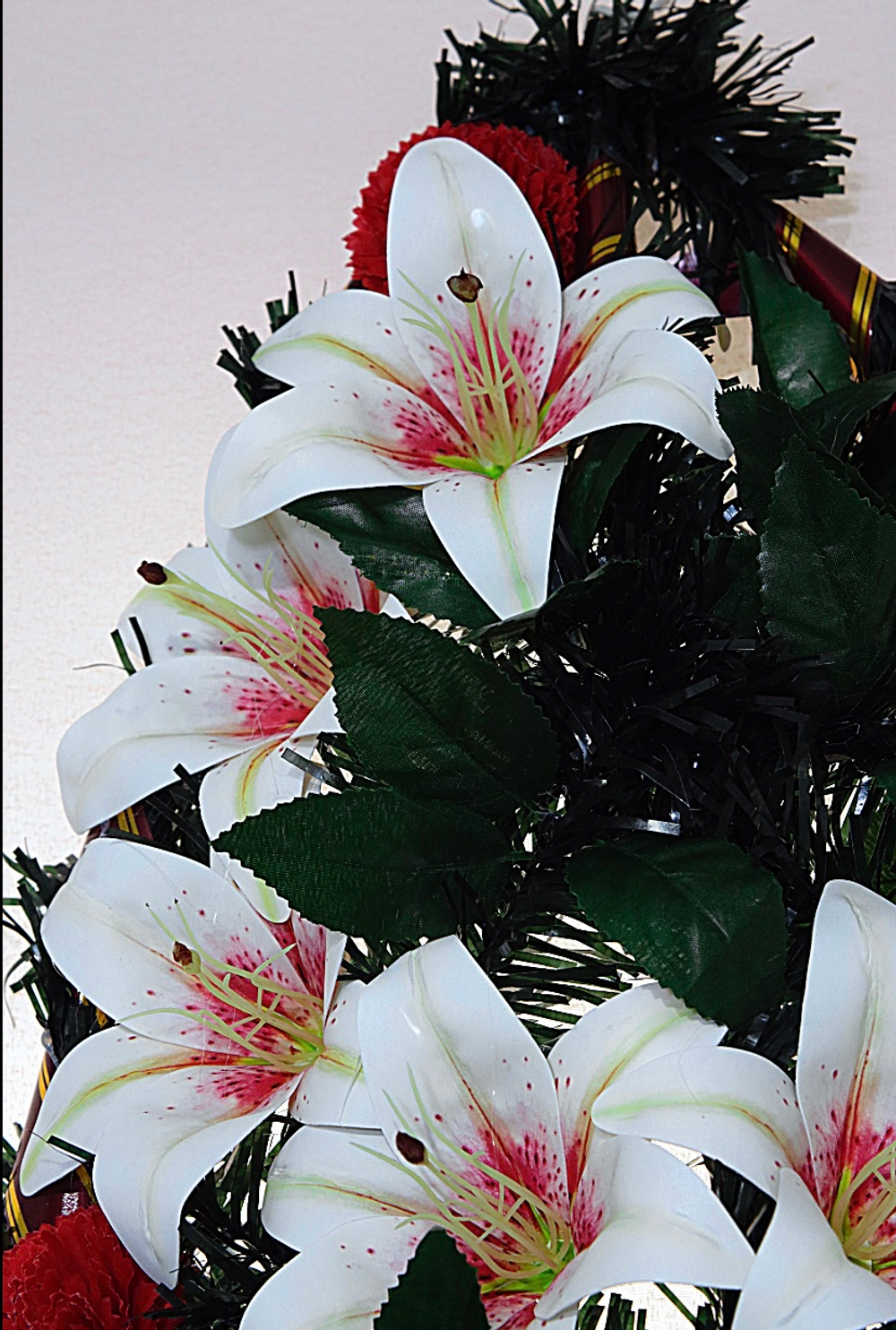 Венок ритуальный Лилиана 70 см