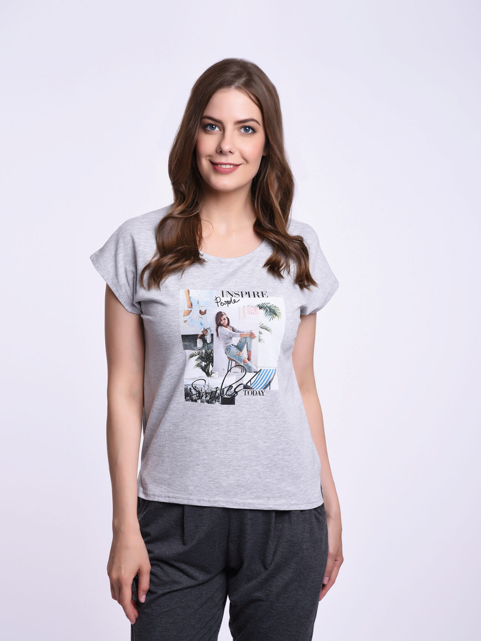 Комплект женский(футболка+капри)