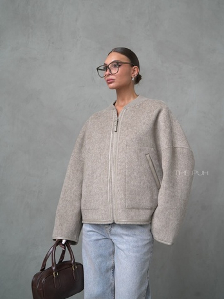 Шерстяной бомбер цвета капучино на молнии