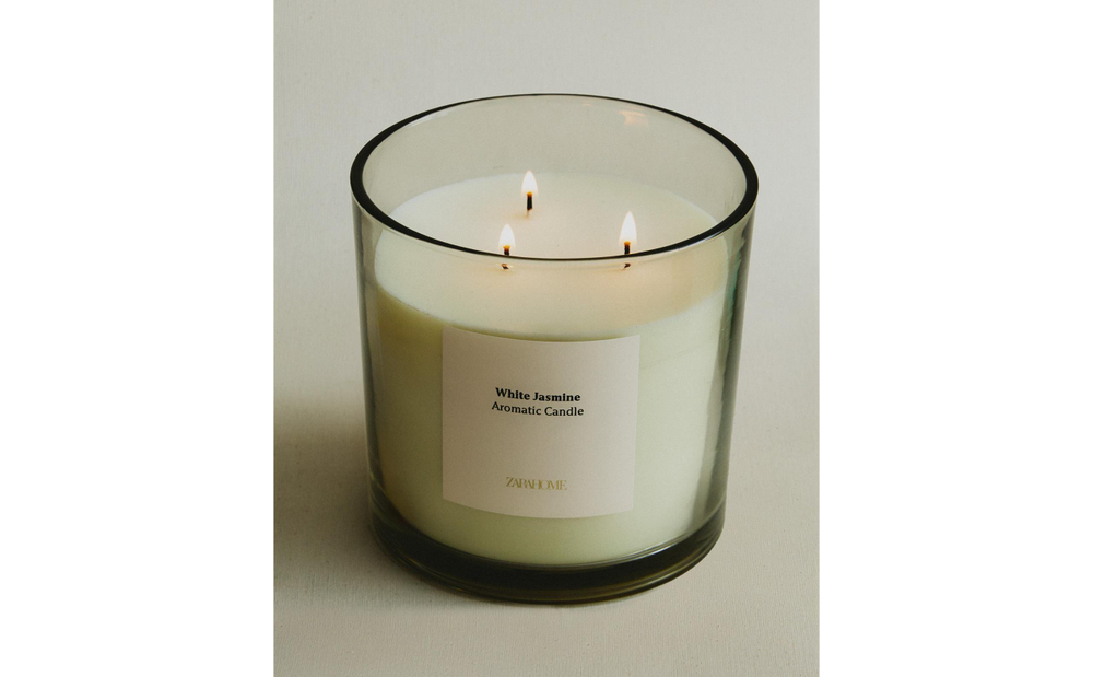 Zara Home Свеча ароматическая White Jasmine 620 г, растительный воск, аромат цветочный, Розовый