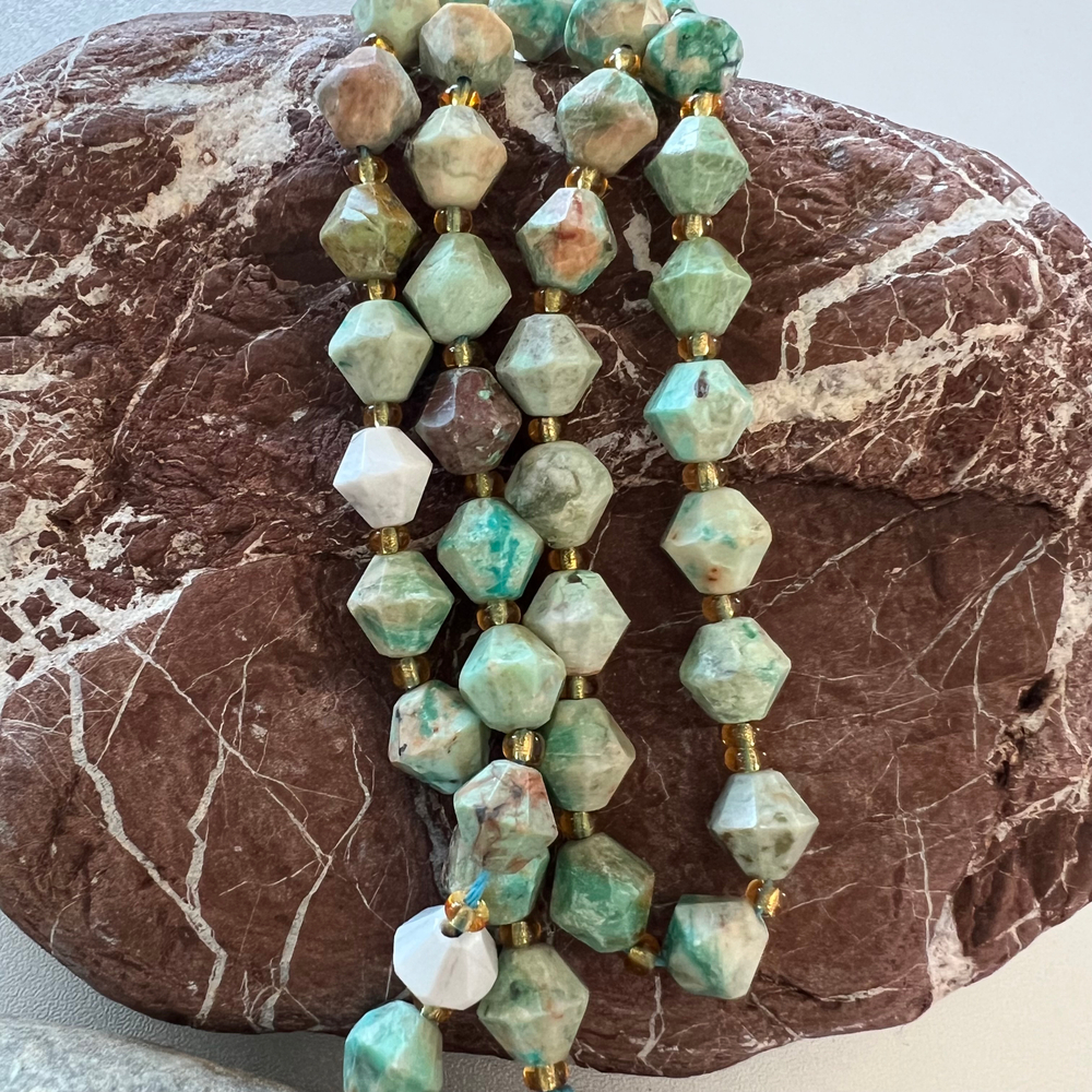 Перуанская бирюза. Камни для изделий на заказ. Цена зависит от вида заказанного изделия